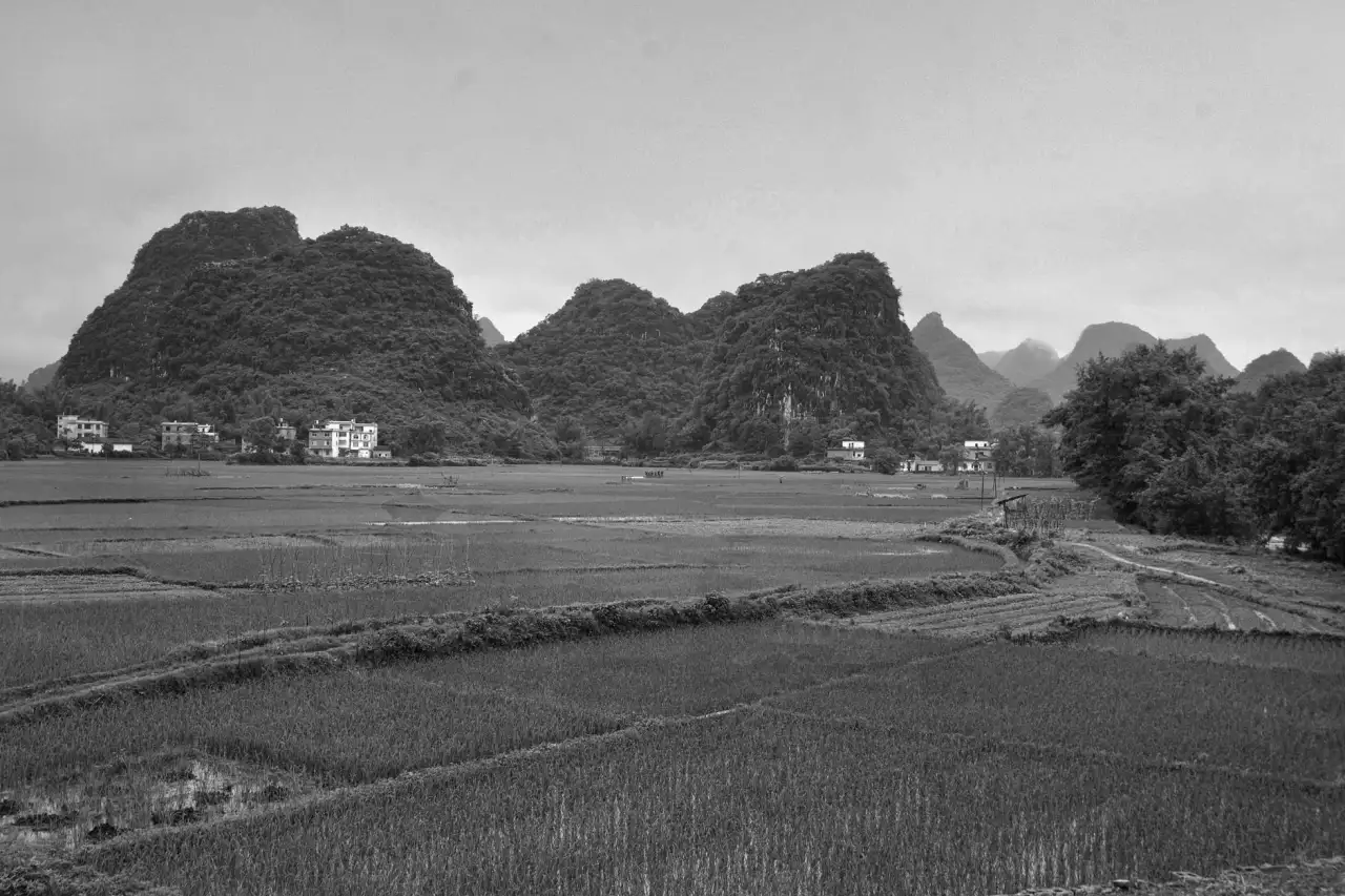 工业热电偶与热电阻选型对比：基于测温范围与响应速度的工程实践分析