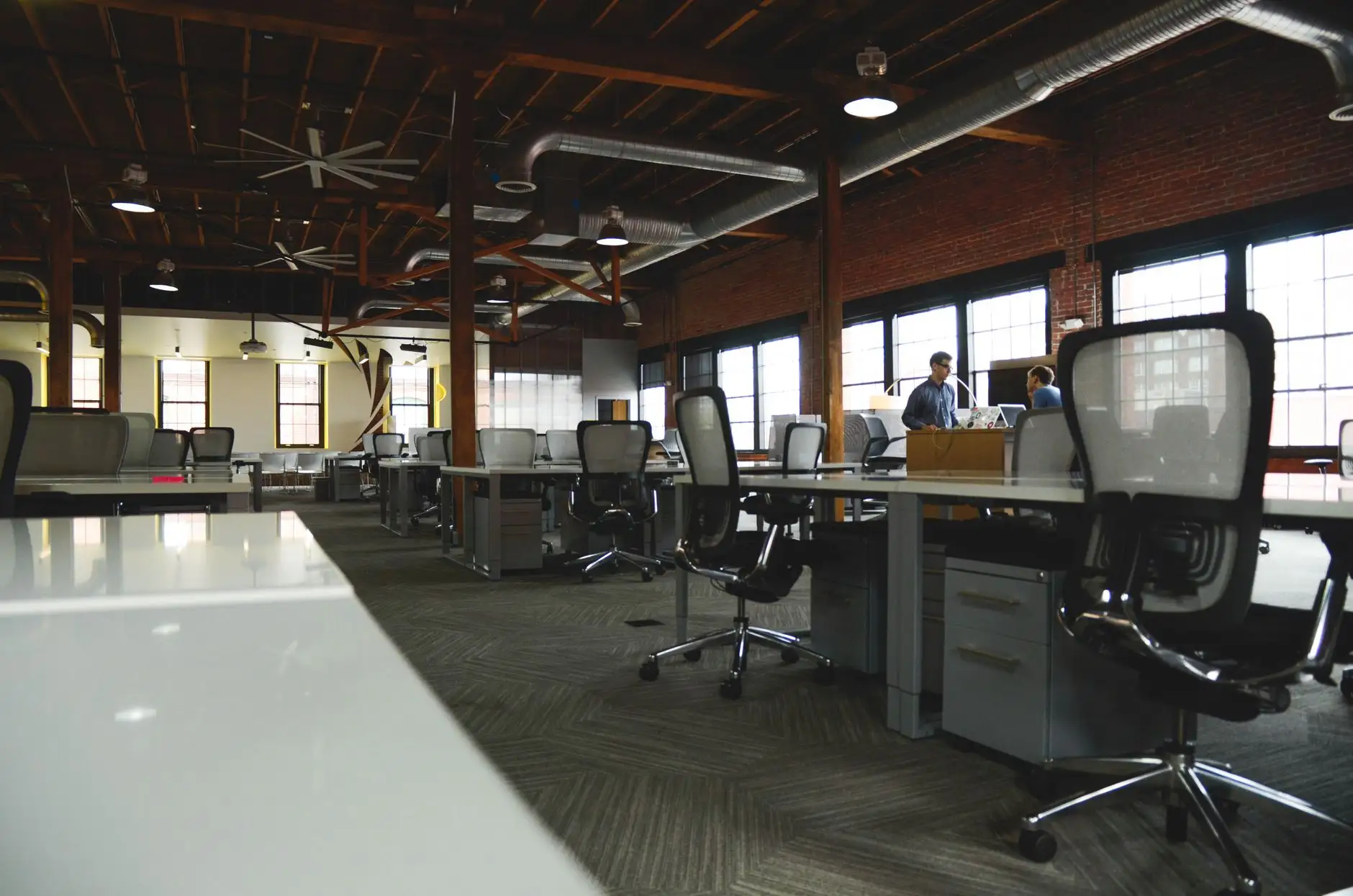 工业热电偶与热电阻在温度监测中的应用场景对比分析