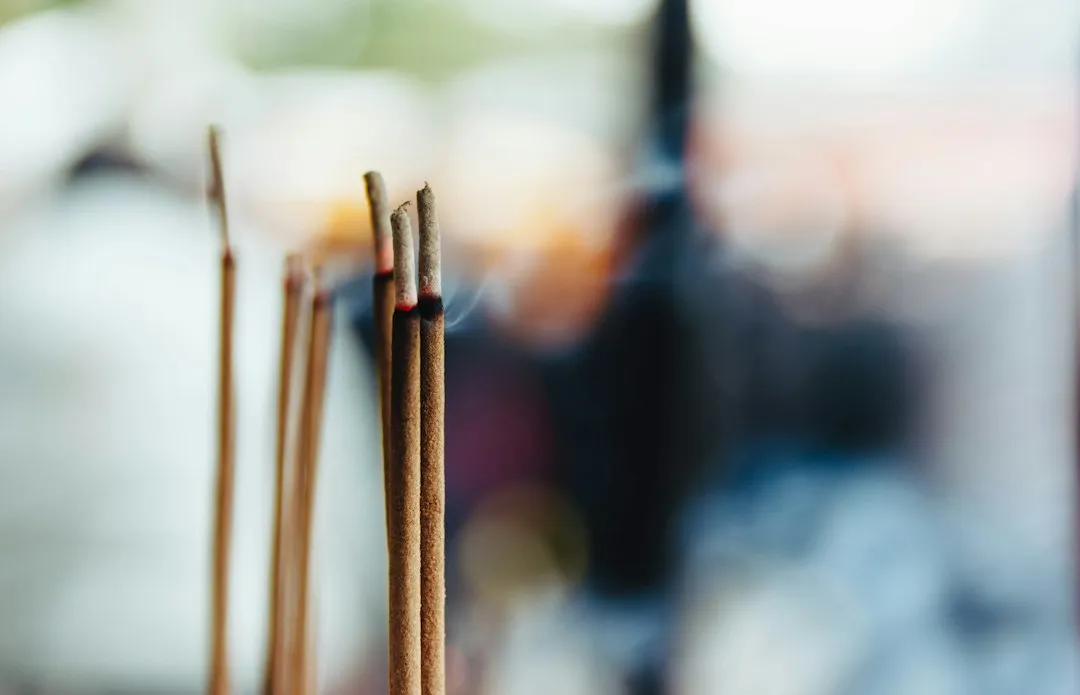 工业热电偶与热电阻选型对比：温度仪表精度与适用场景分析